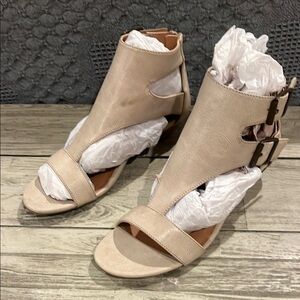 Sugar Wigout Sandals.